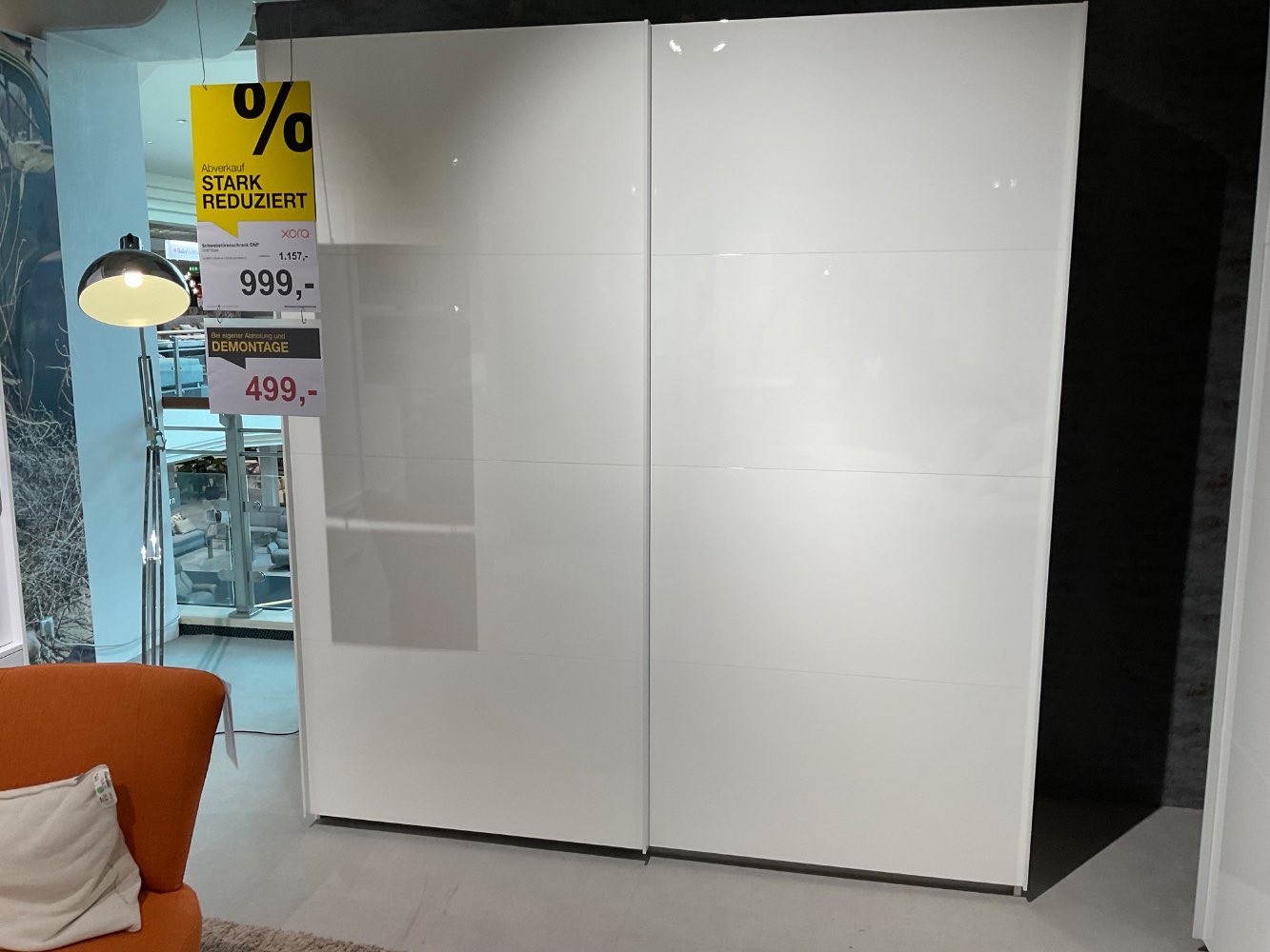 Schwebetürenschrank