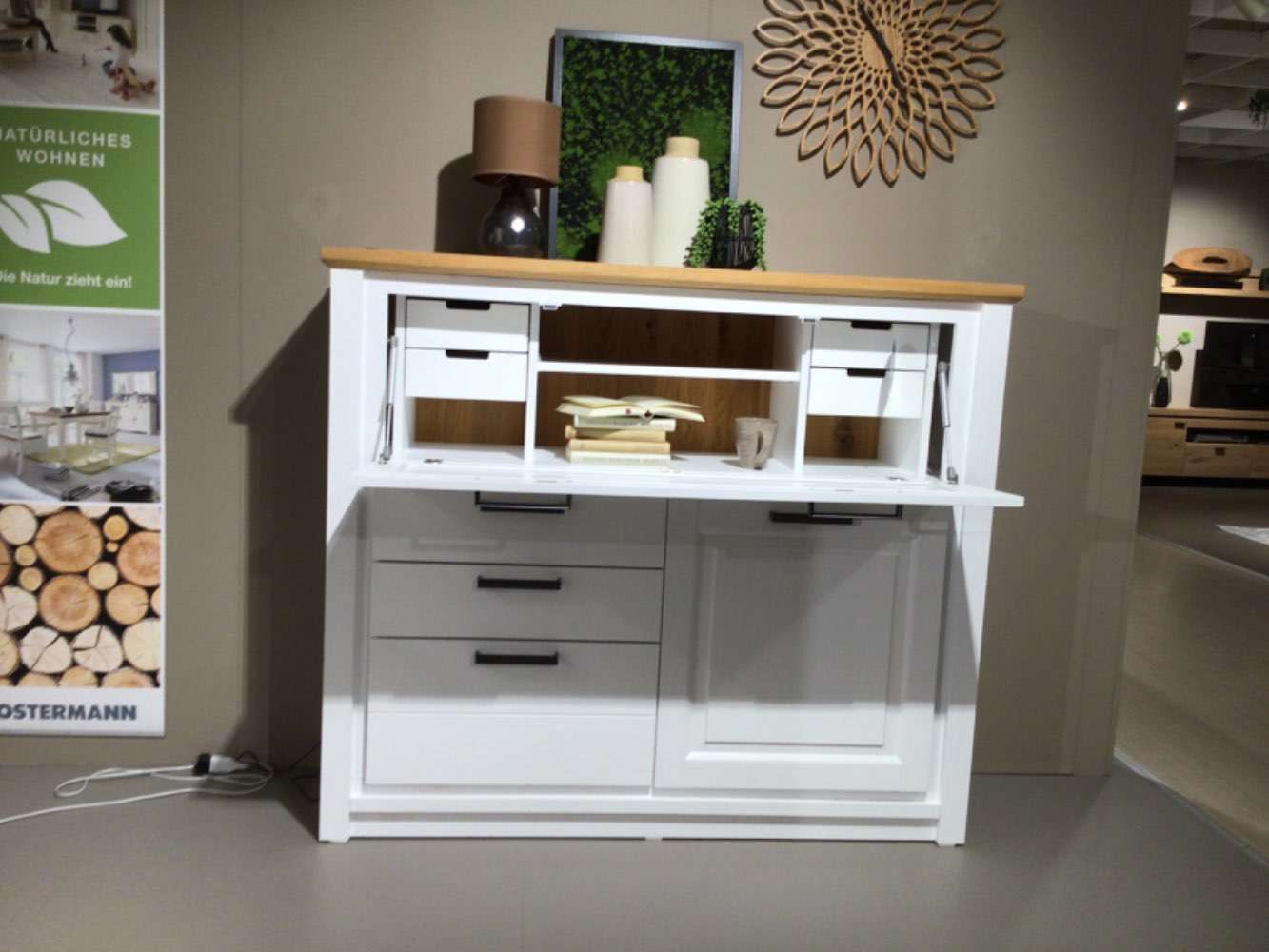 Sekretär Mondo Trato