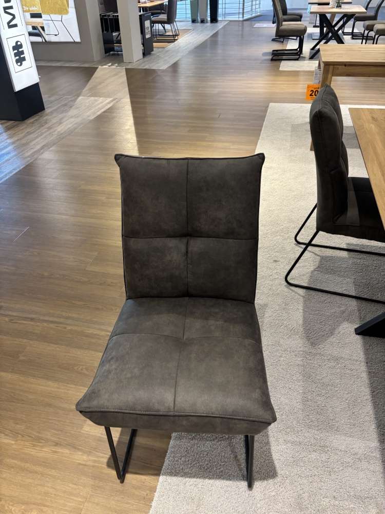 Stuhl M