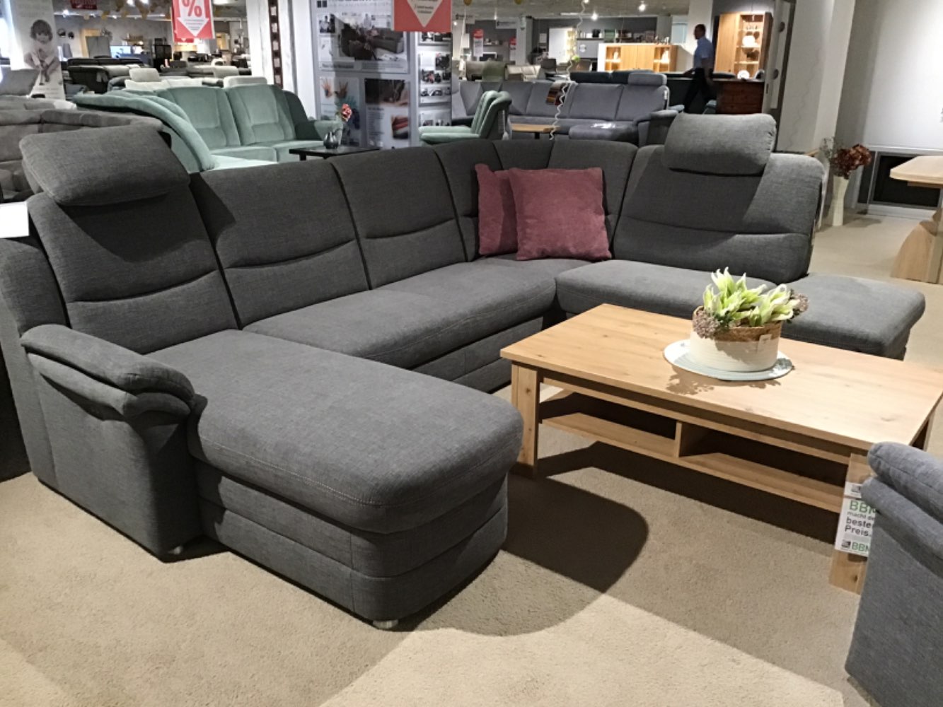 Wohnlandschaft mit Schlaffunktion und Bettkasten