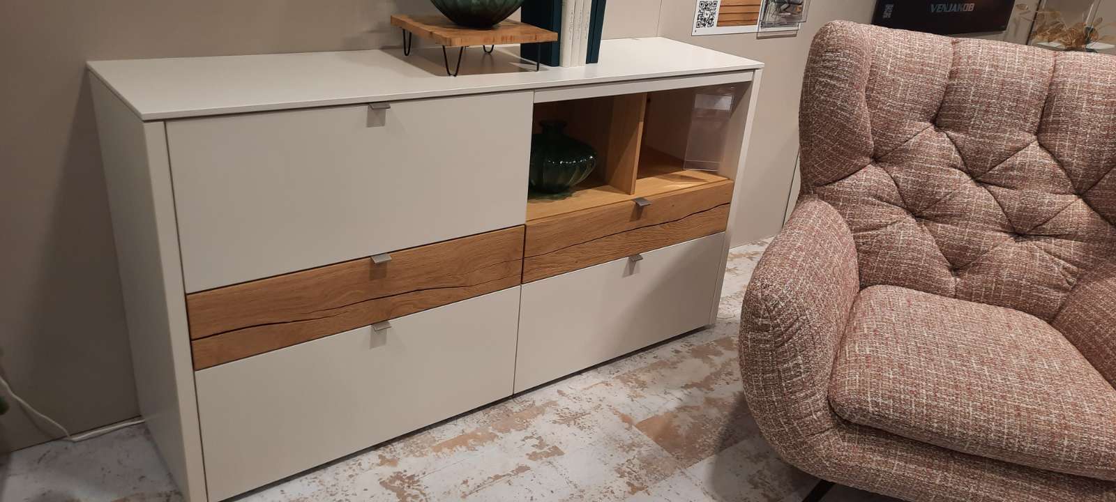Sideboard