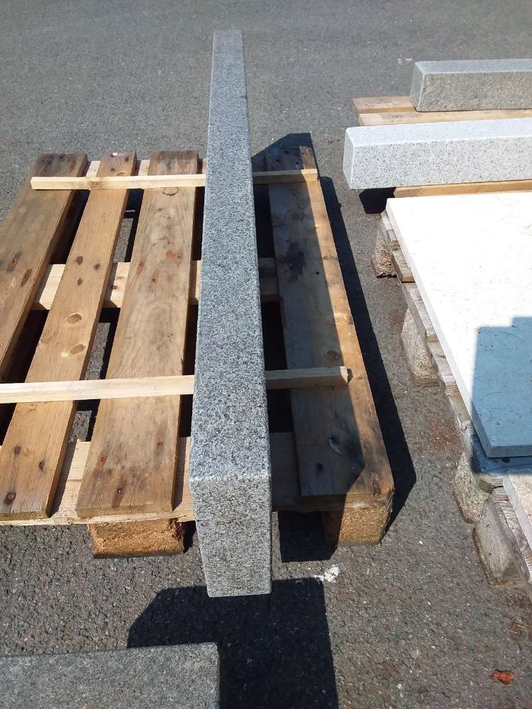 Palisaden 8x25x150 Naturstein Granit Randstein Stele Outlet