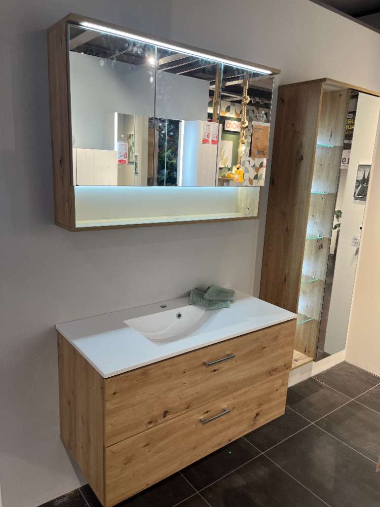 Möbel, Badezimmer Eichefarben, XXXLutz