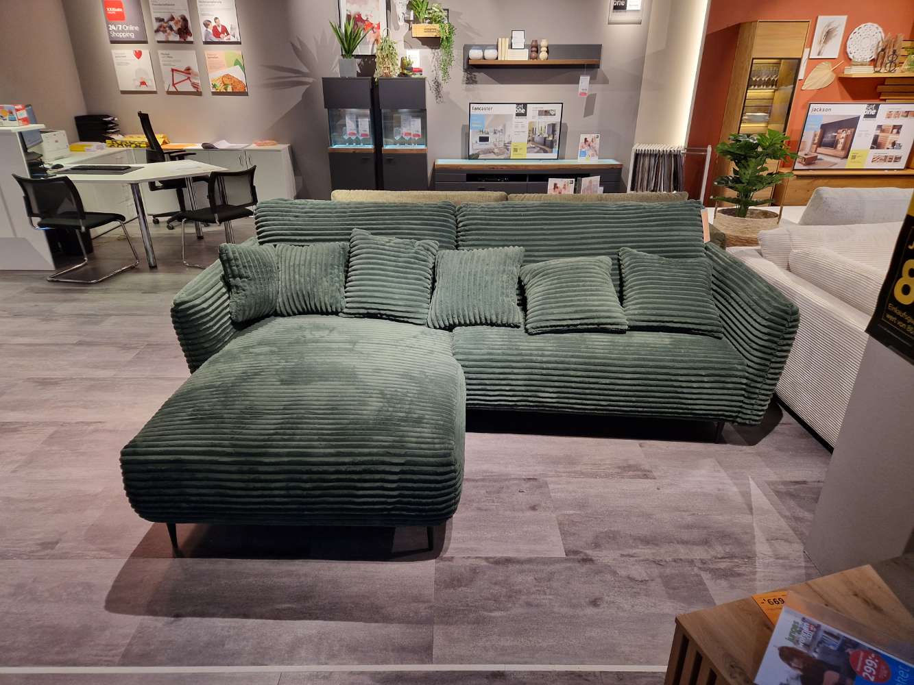 Möbel-Ecksofa-Cordstoff-Grün-XXXLutz