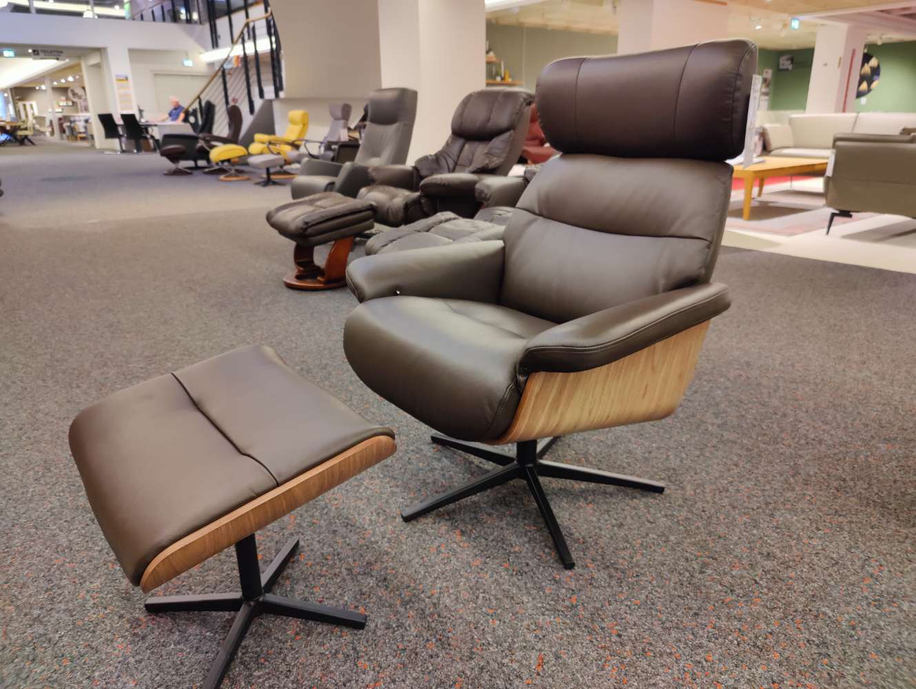 Design – Relaxsessel inkl Hocker – Skandi – Fernsehsessel – Leder