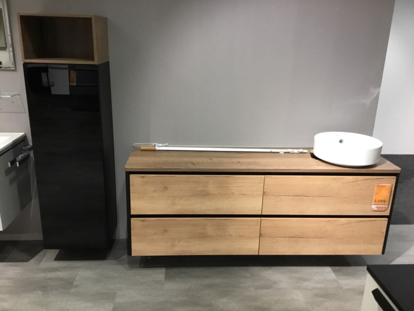 Möbel, Badezimmer  Tonio Celina