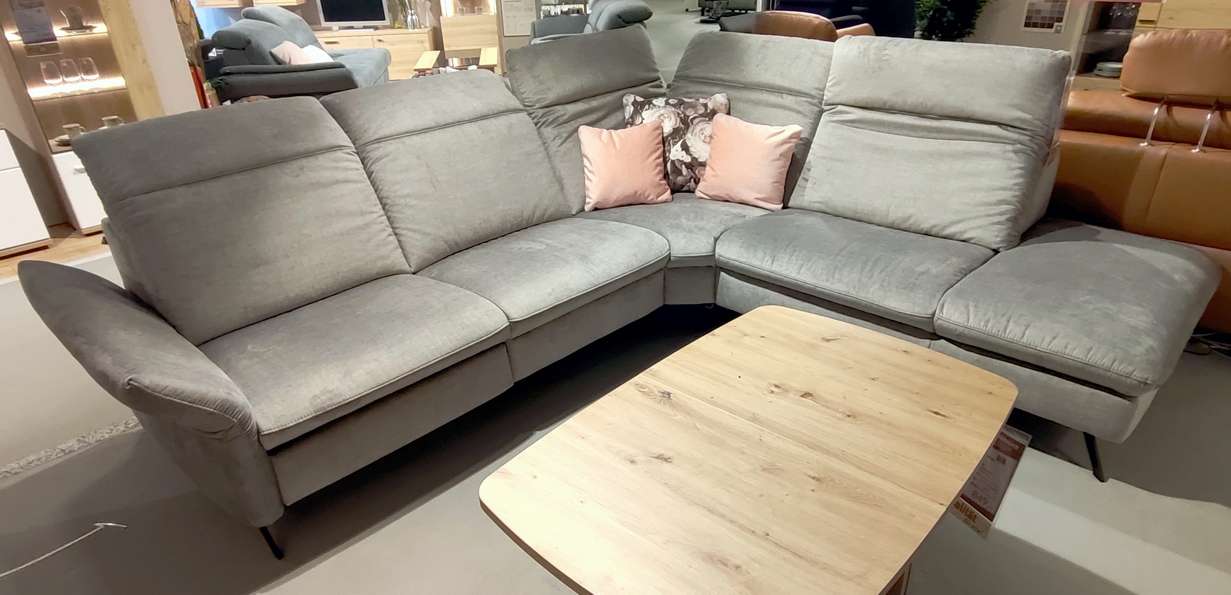 Couch IL 4056