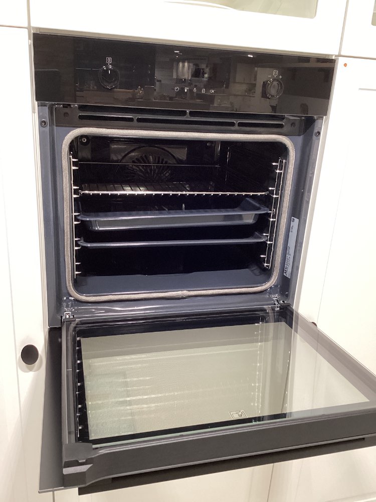 Backofen mit Pyrolyse