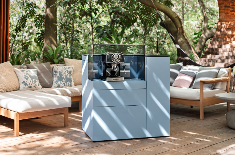 Eine mobile Kaffeestation auf gemütlicher Terrasse