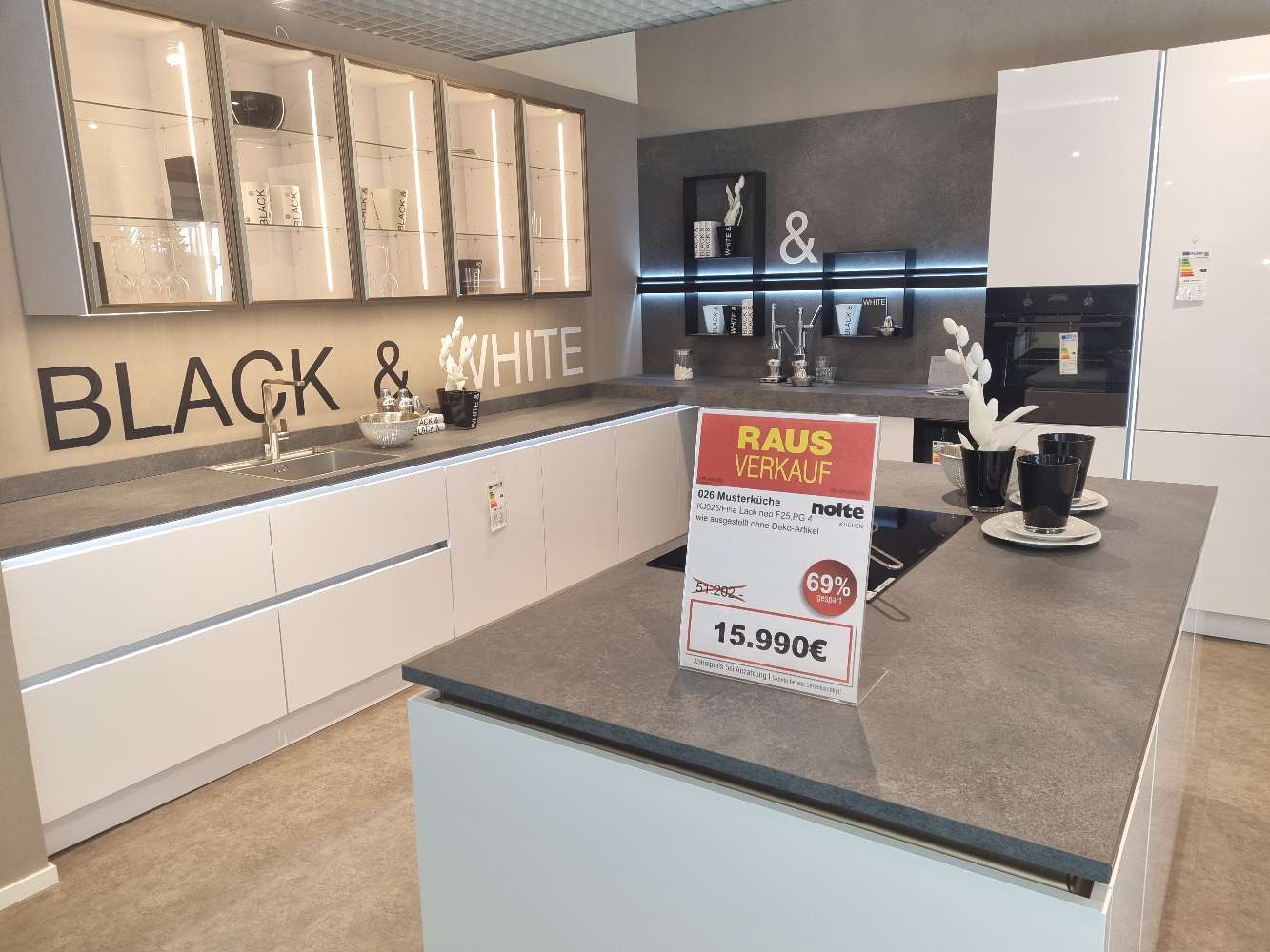 Einbauküche Nolte Fine Lack Neo F25 Preisklasse 4