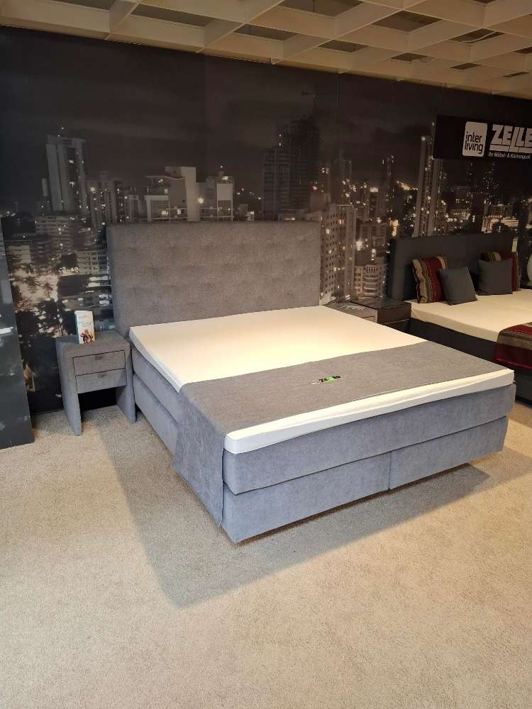 Boxspringbett Lgfl.180×200 cm mit Geltopper