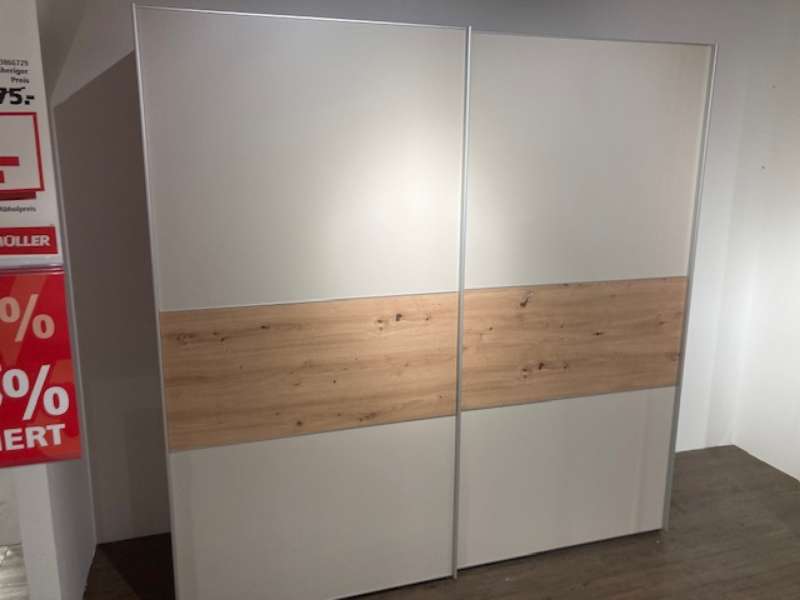 Schwebetürenschrank
