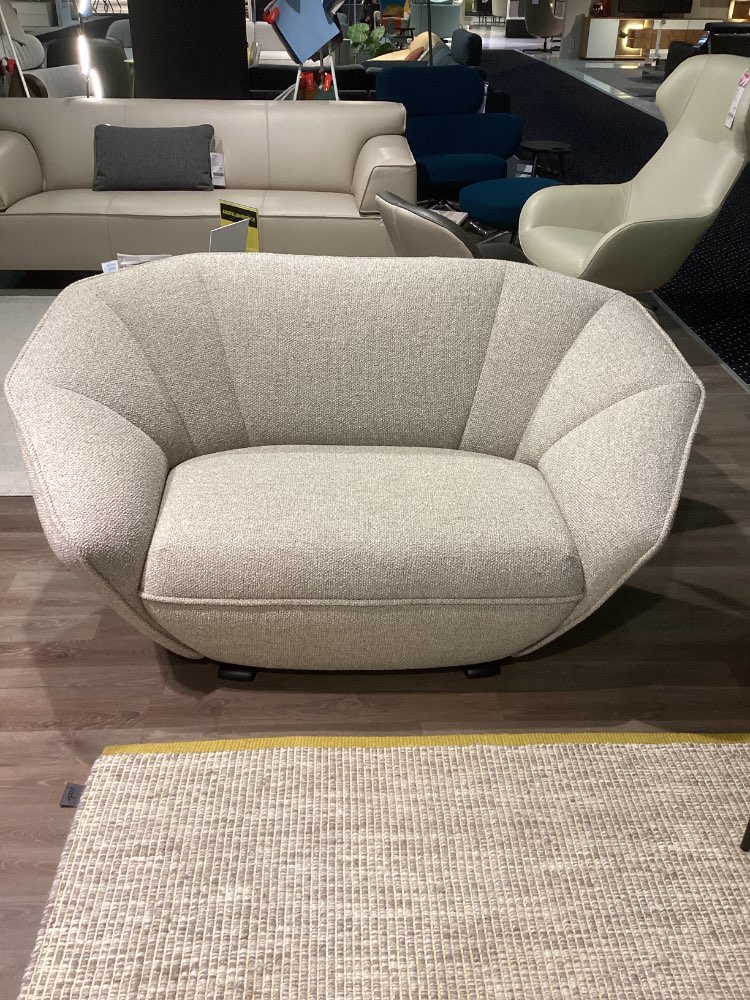 Love Seat Colla