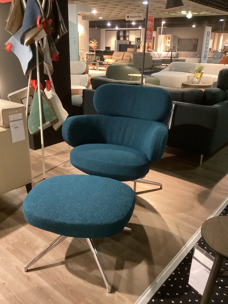 Sessel mit Hocker Stoff