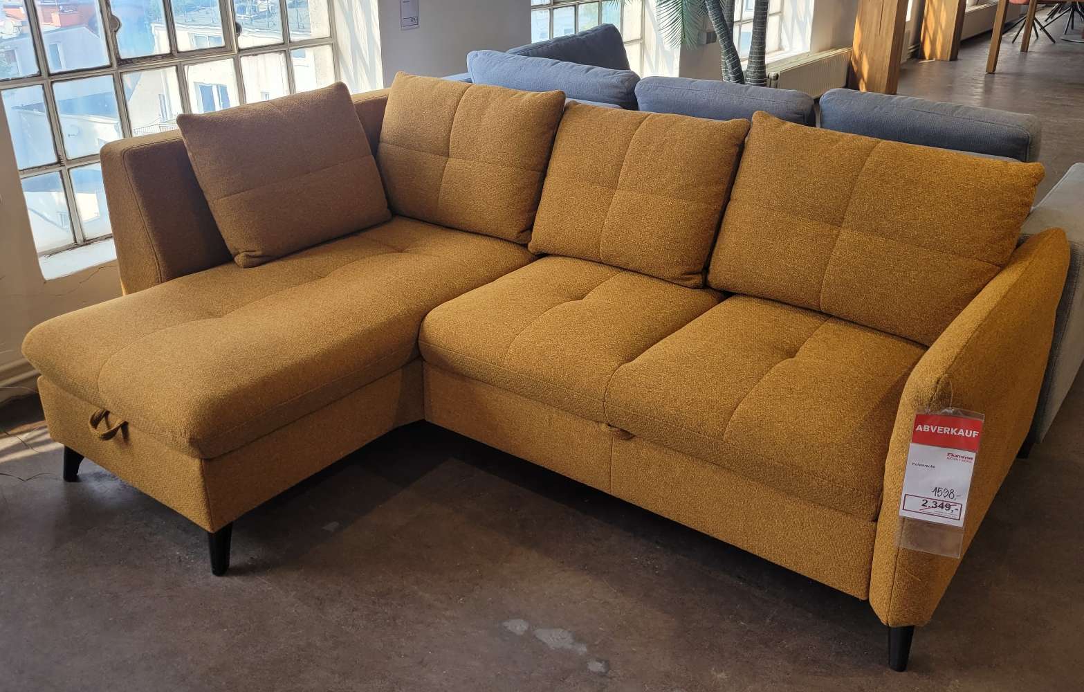 Funktionssofa mit Schlaffunktion und Stauraum