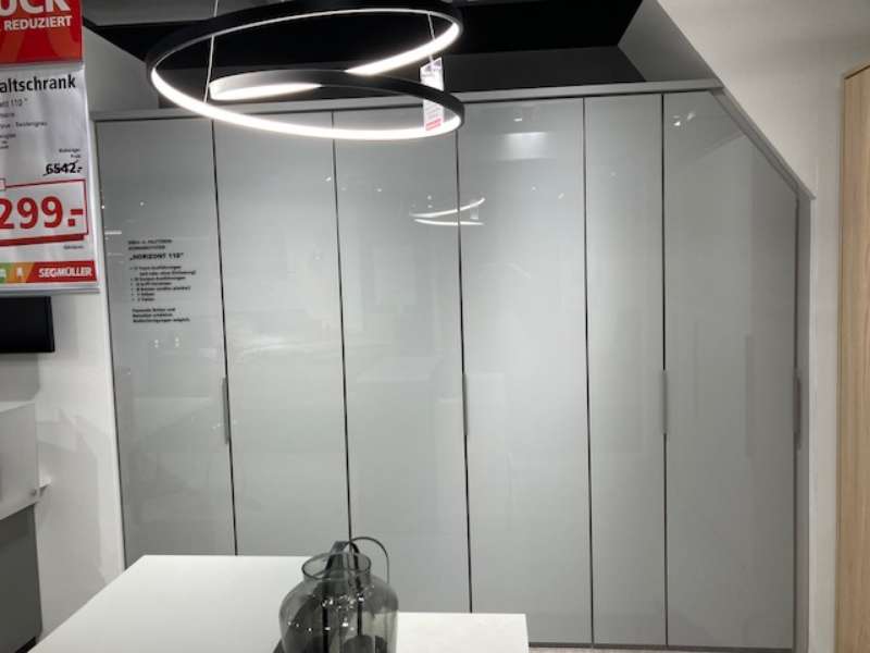 Dreh und Falttürenschrank