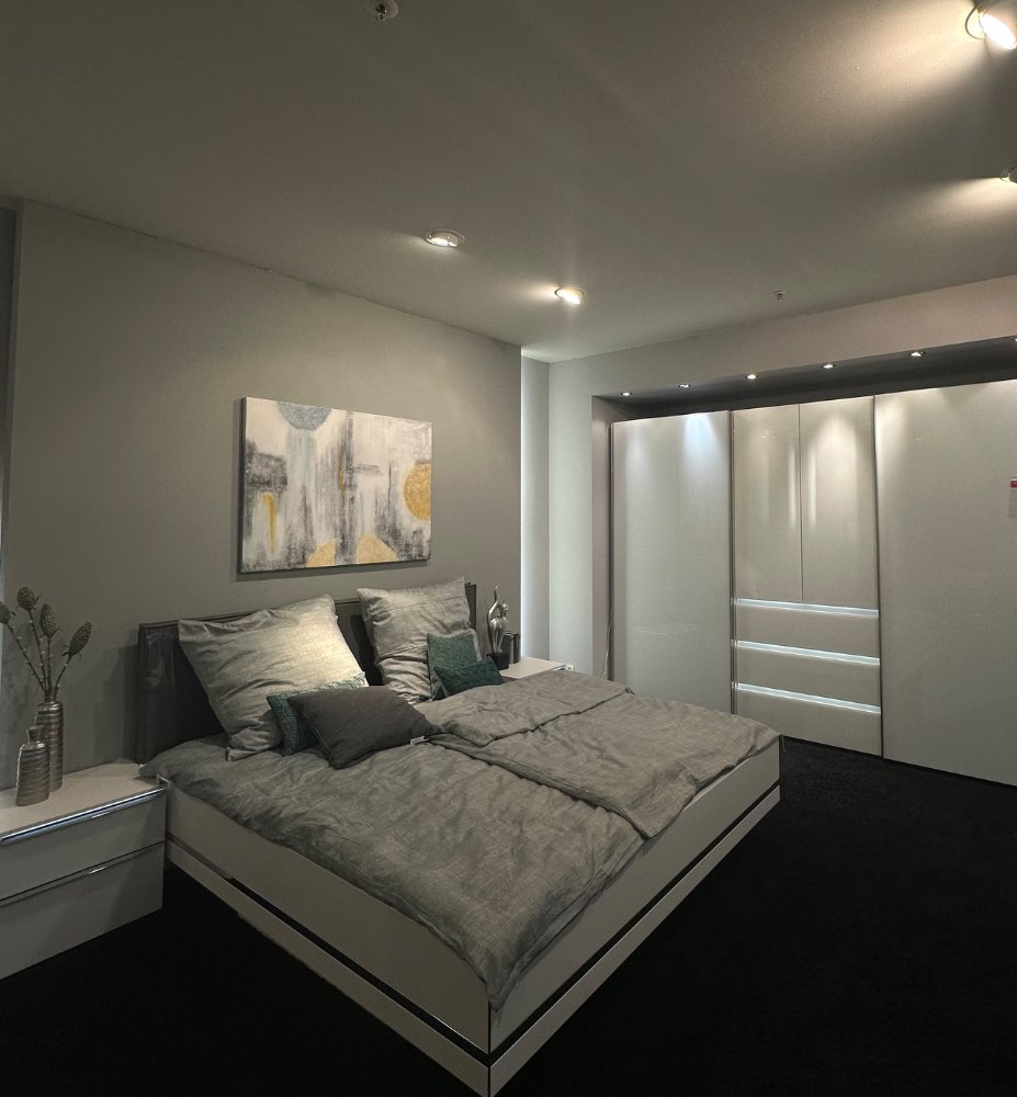 Schlafzimmer, Doppelbett, Bett, Kleiderschrank