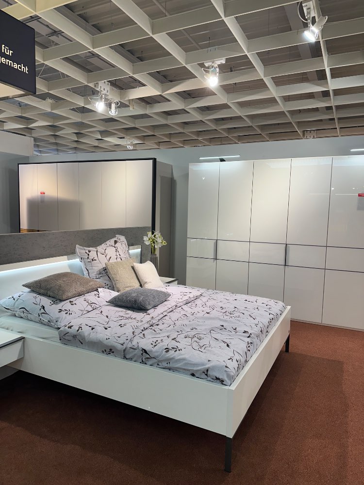 Schlafzimmer, Doppelbett, Bett, Kleiderschrank, Schrank