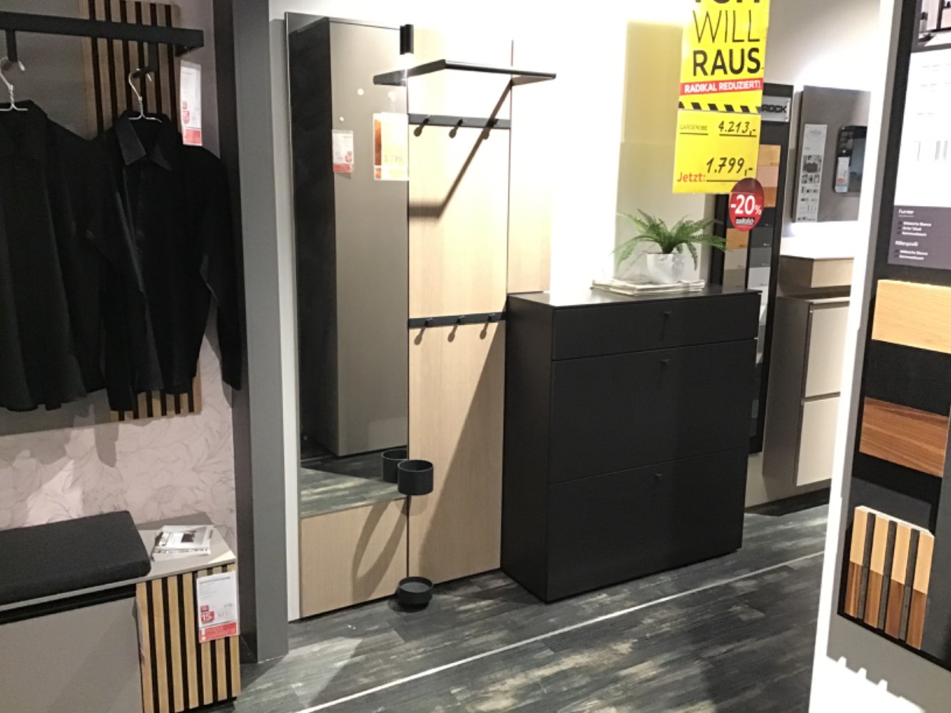 XXXLutz Ausstellungsstück Möbel Garderobe Sina Eiche schwarz