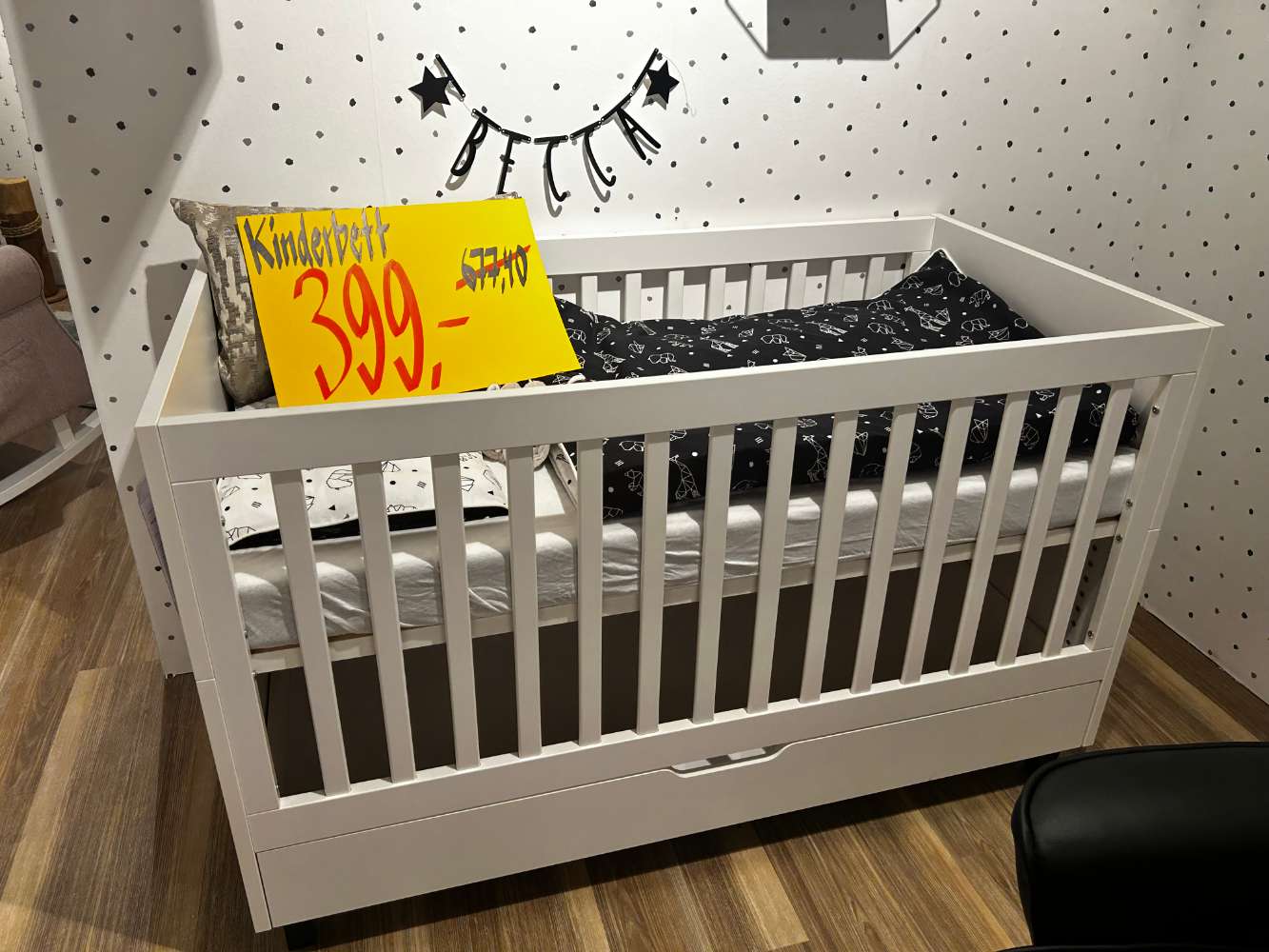 Kinderbett mit Schublade