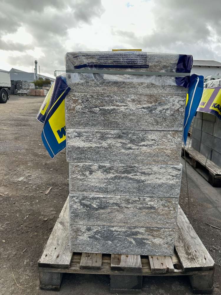 Via Leano-Stufe 50x35x15 cm Muschelkalk  (2.Wahl)