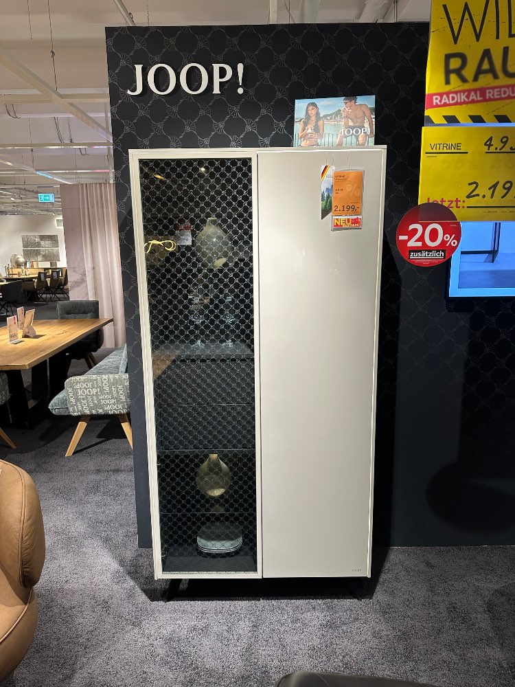 Vitrine, Joop, Gloss Curves