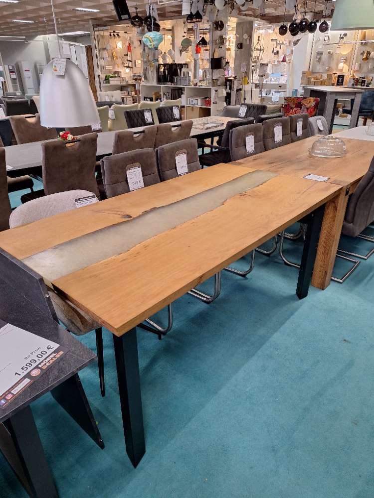 Esstisch Eiche massiv mit Epoxidharz handgefertigtes Unikat