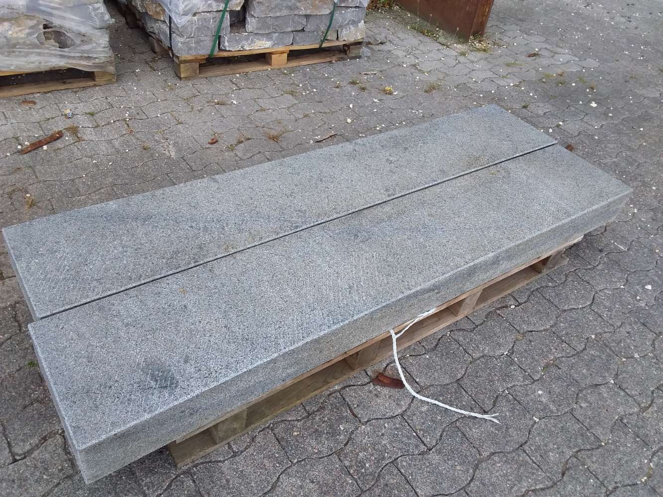 Blockstufen 15x35x200 Granit Naturstein Outlet Seltra