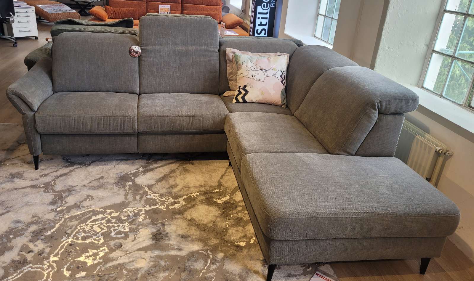 Polsterecke mit Funktion in Stoff grau