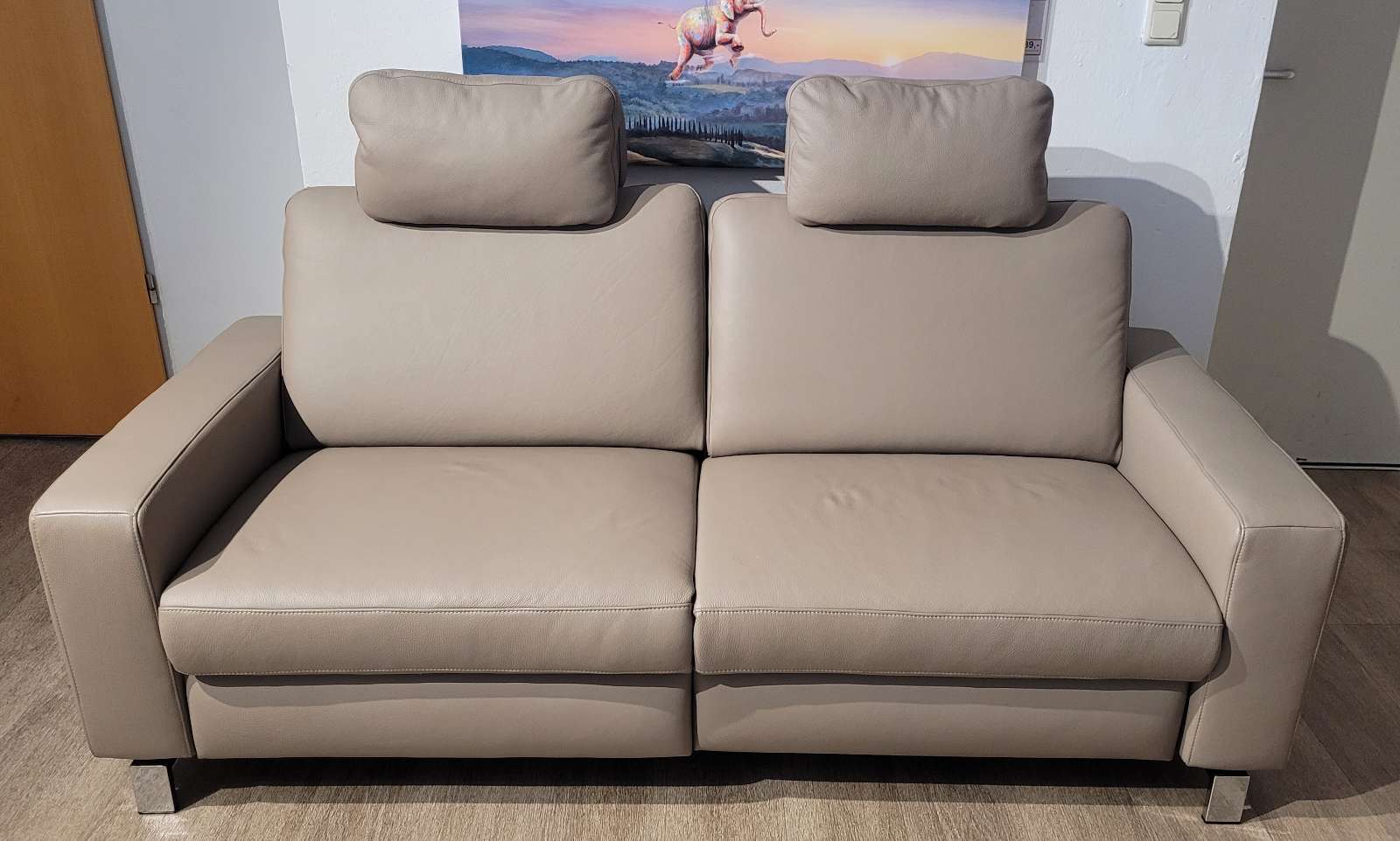 Gemütliches Ledersofa mit Relaxfunktion