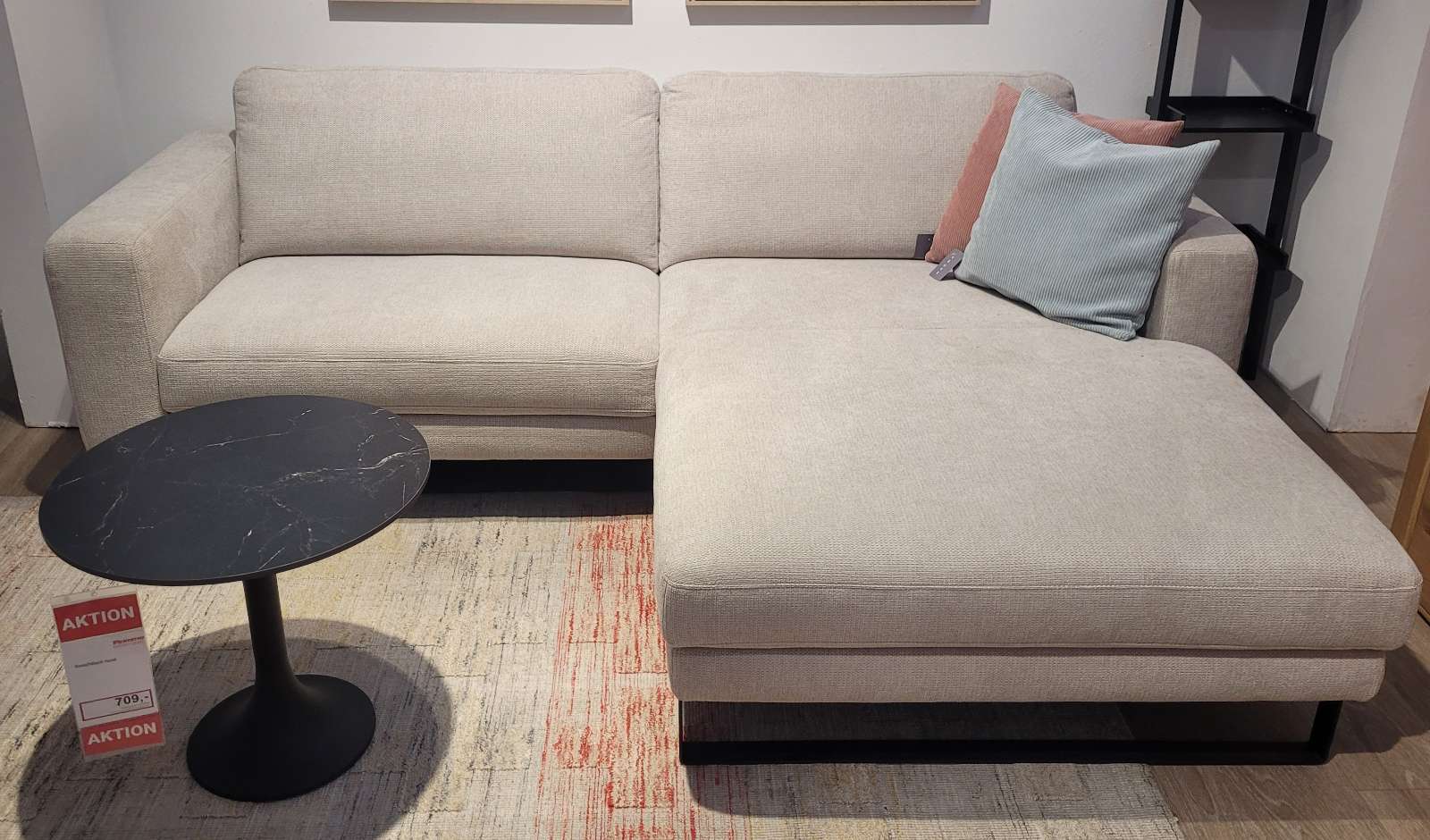 Helles Ecksofa in Stoff natur