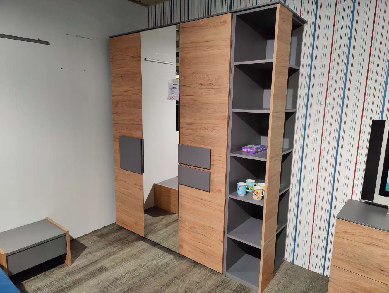 Kleiderschrank – Jugendzimmer – Clip by rb – mit Regal – RÖHR