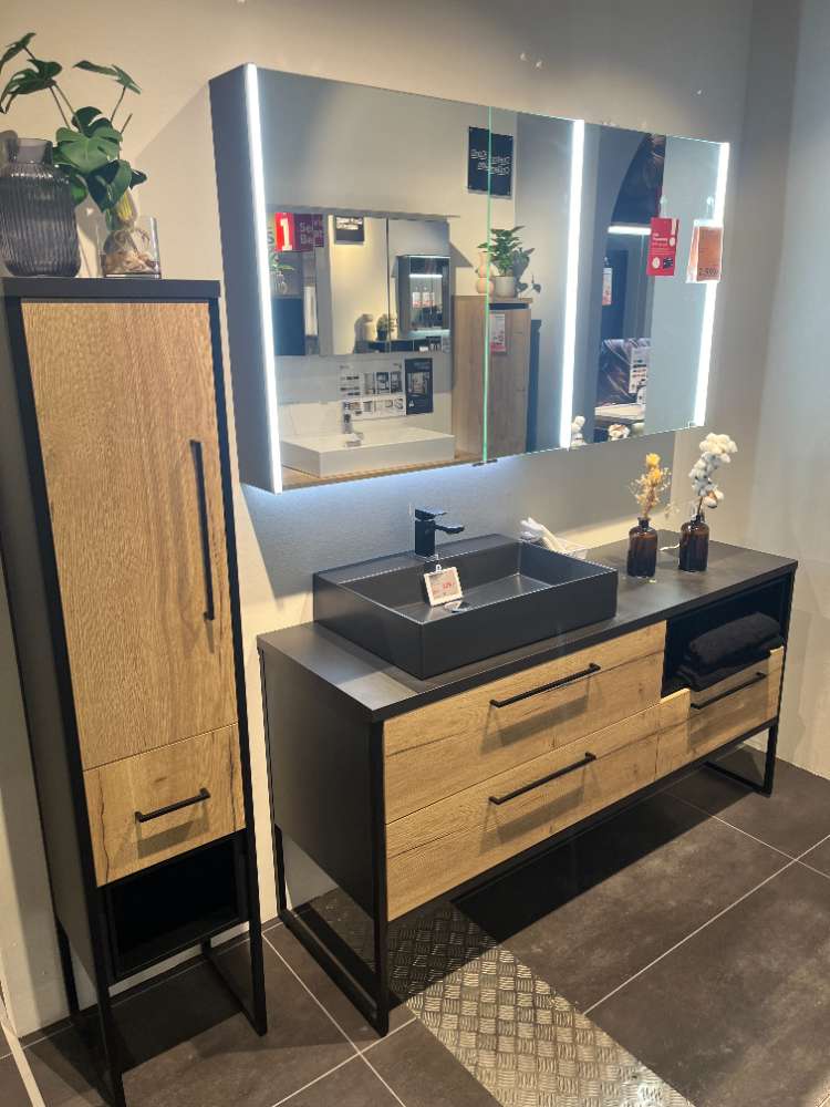 Möbel, Badezimmer Dieter Knoll, XXXLutz