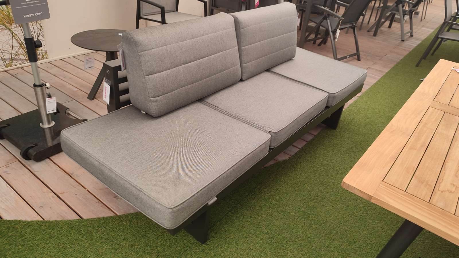 Dining-Liege New Holly