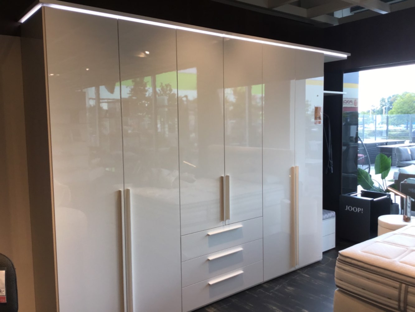 Joop Drehtürenschrank Gloss