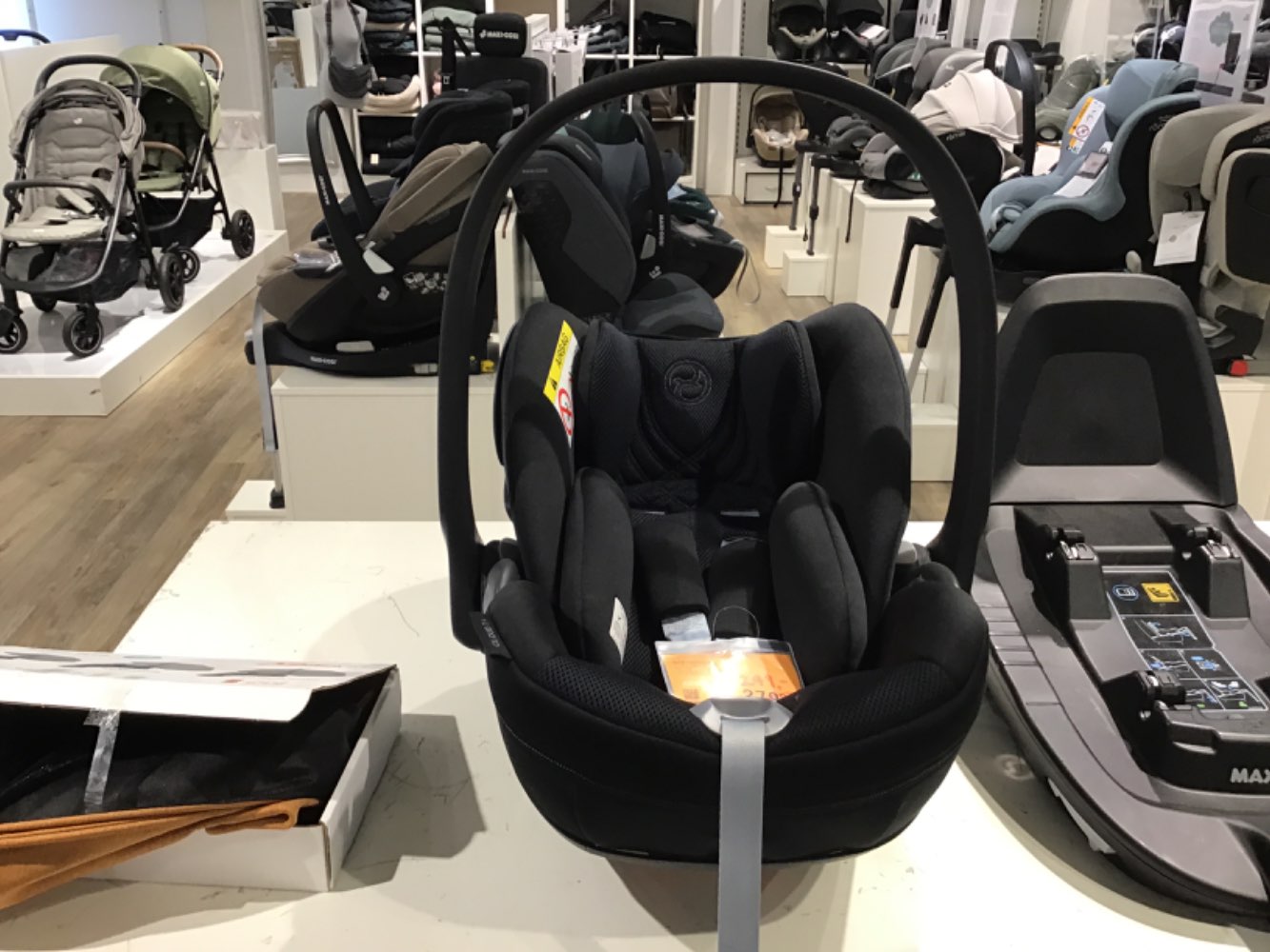 Cybex cloud T. I-size