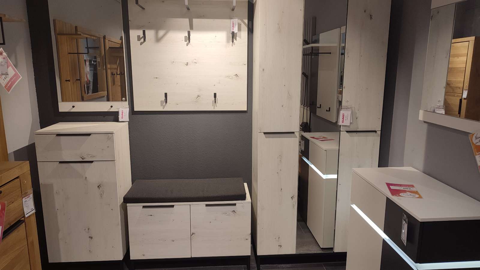 Garderobe Trend Wood