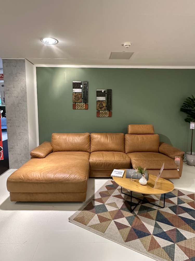 Ledersofa mit Relaxfunktion