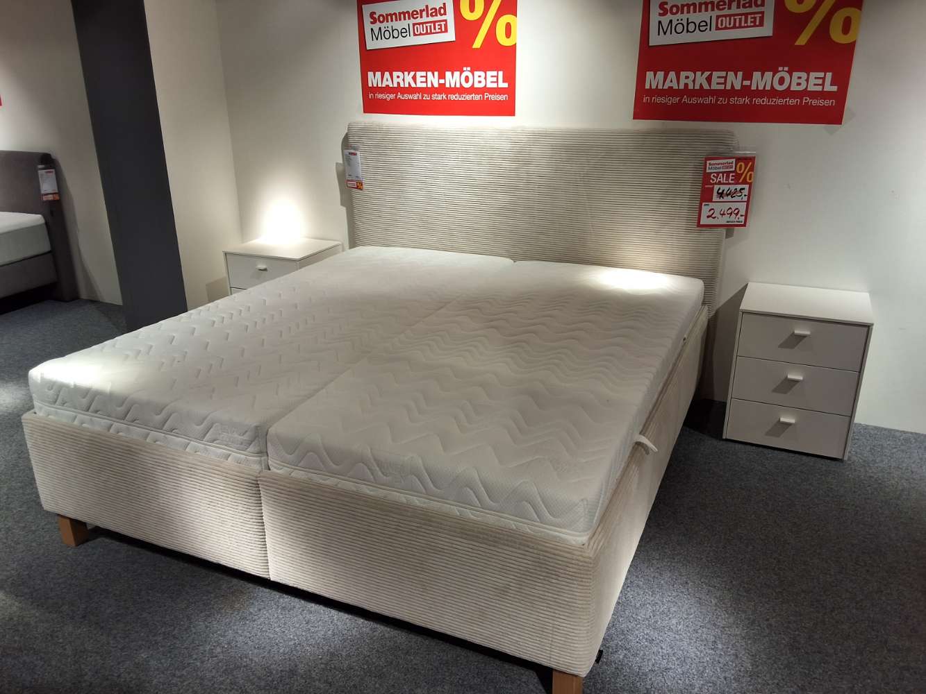 Polsterbett Vita mit zwei Nachtkonsolen