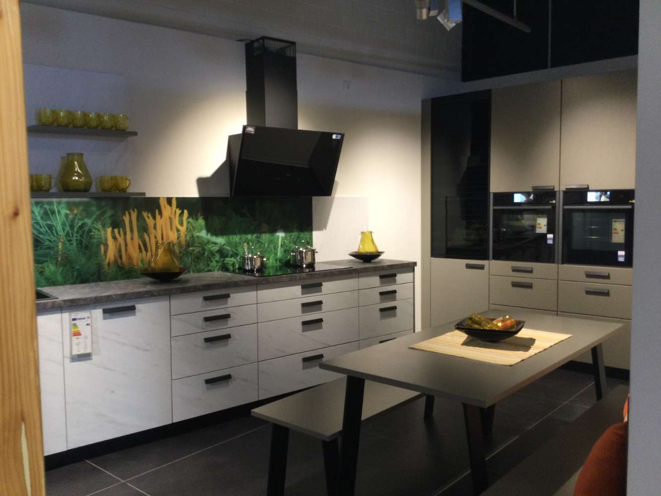 Schüller Siena Einbauküche Terragrau samtmatt/ Marmor Scuro NB