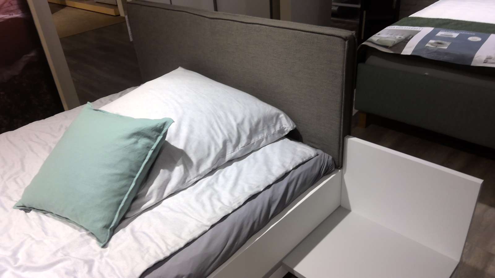 Nolte Möbel Einzelbett grau, mit Nachtkommode, ca. 140×200 cm