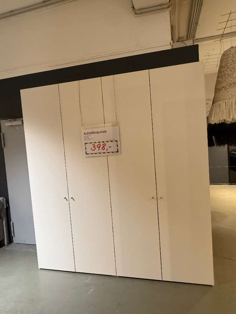 Kleiderschrank 4-türig