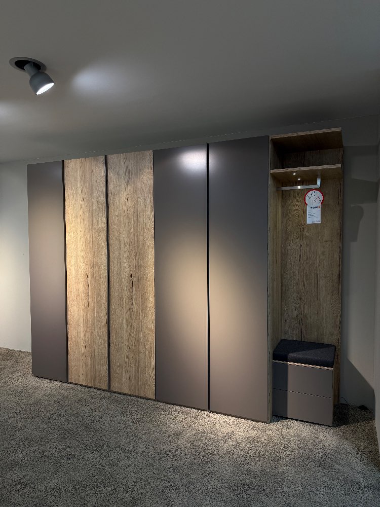 Musterring Drehtürenschrank Airline 100