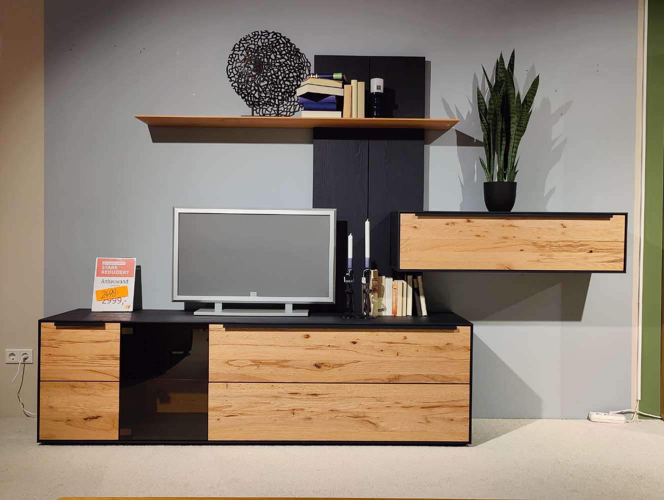 Wohnwand – INTERLIVING 2026 – Riffbuche – inkl. Beleuchtung