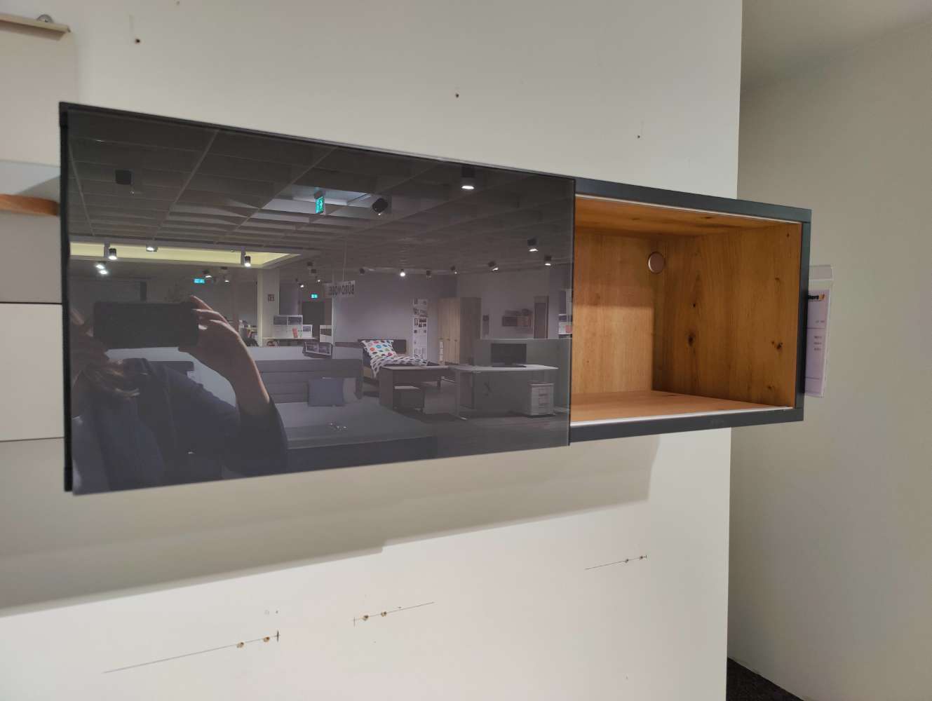 Hängeschrank inkl. Beleuchtung – Next One – Rudolf