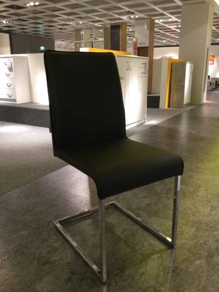 Roland Schmitt Laila S Stuhl