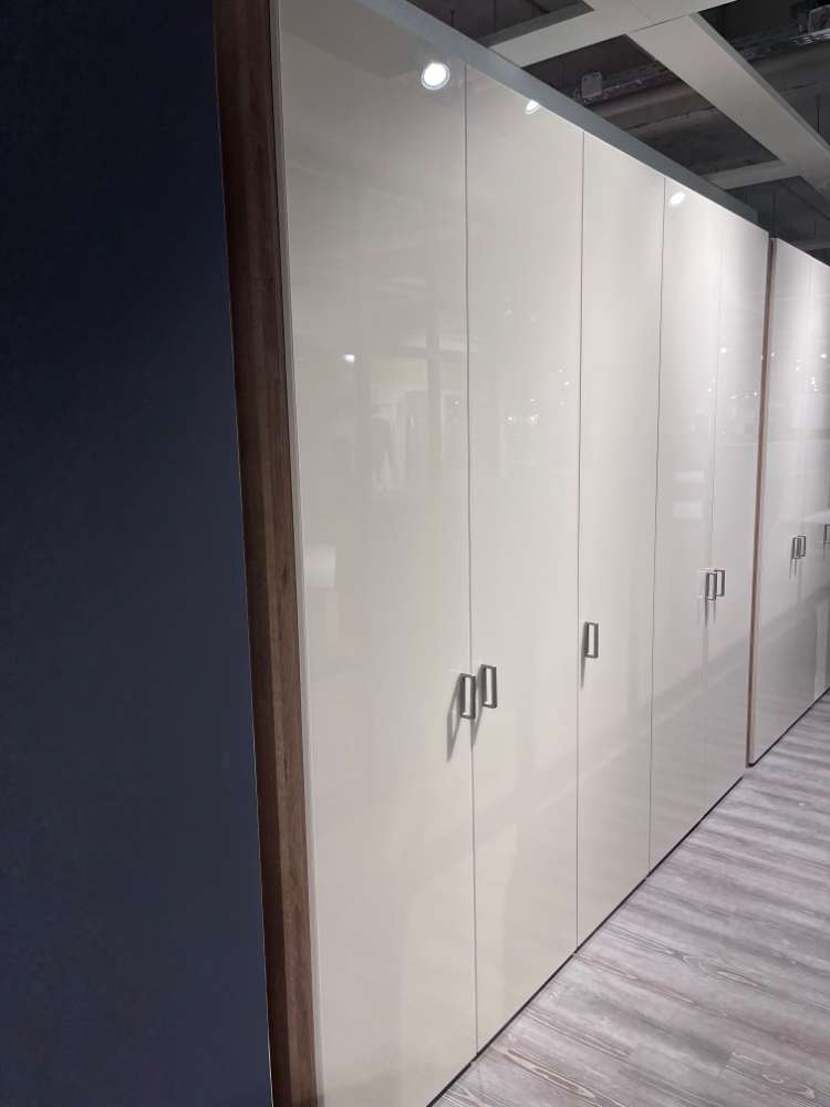 Drehtürenschrank 5 türig