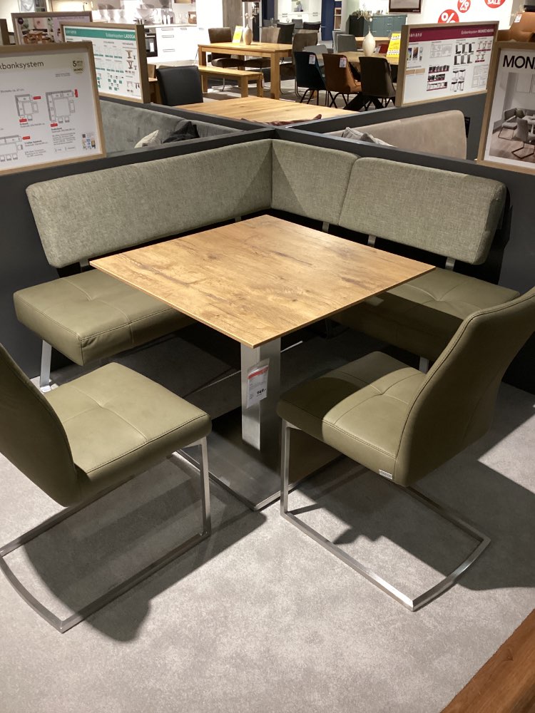 Eckbank + 2x Stühle