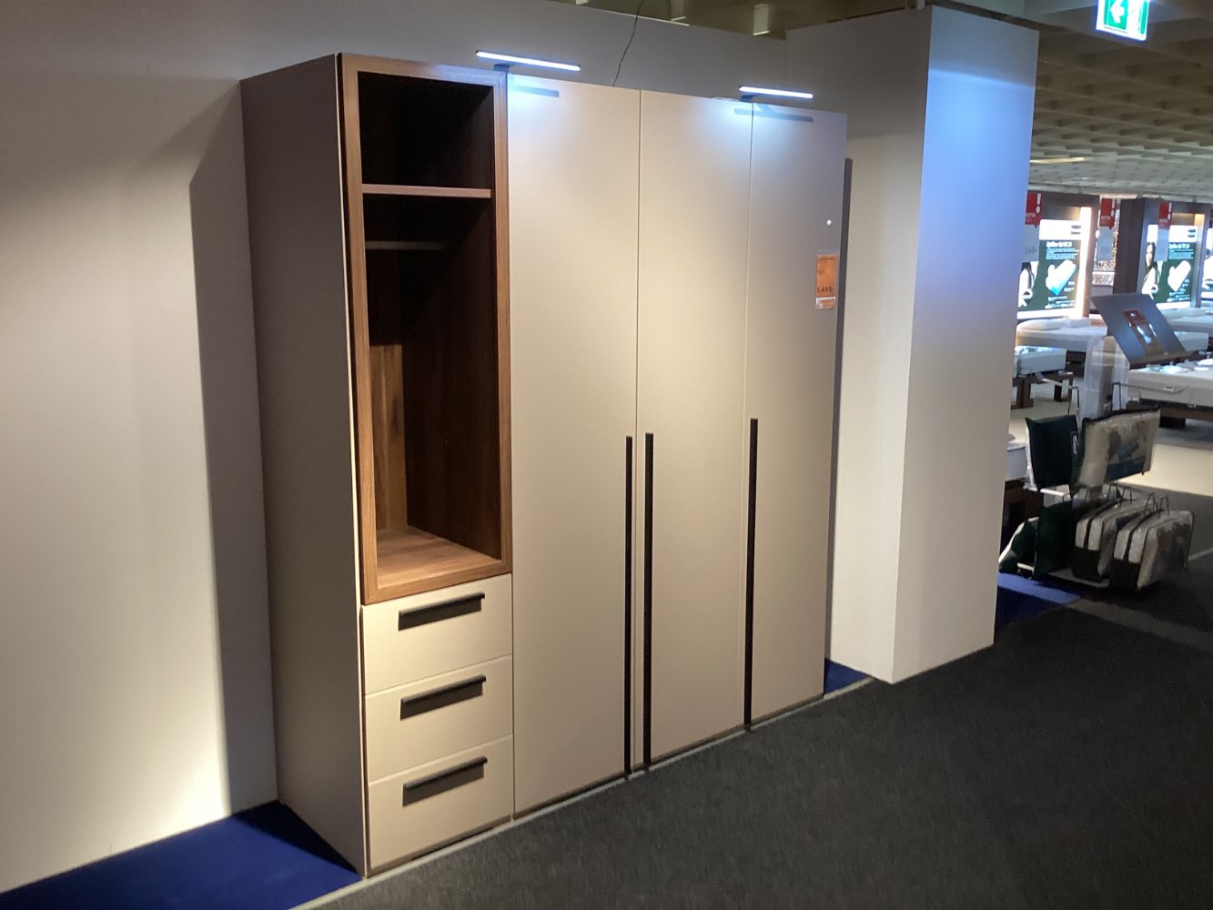 Möbel Kleiderschrank Nolte Megaplan 100 XXXLutz Hirschaid