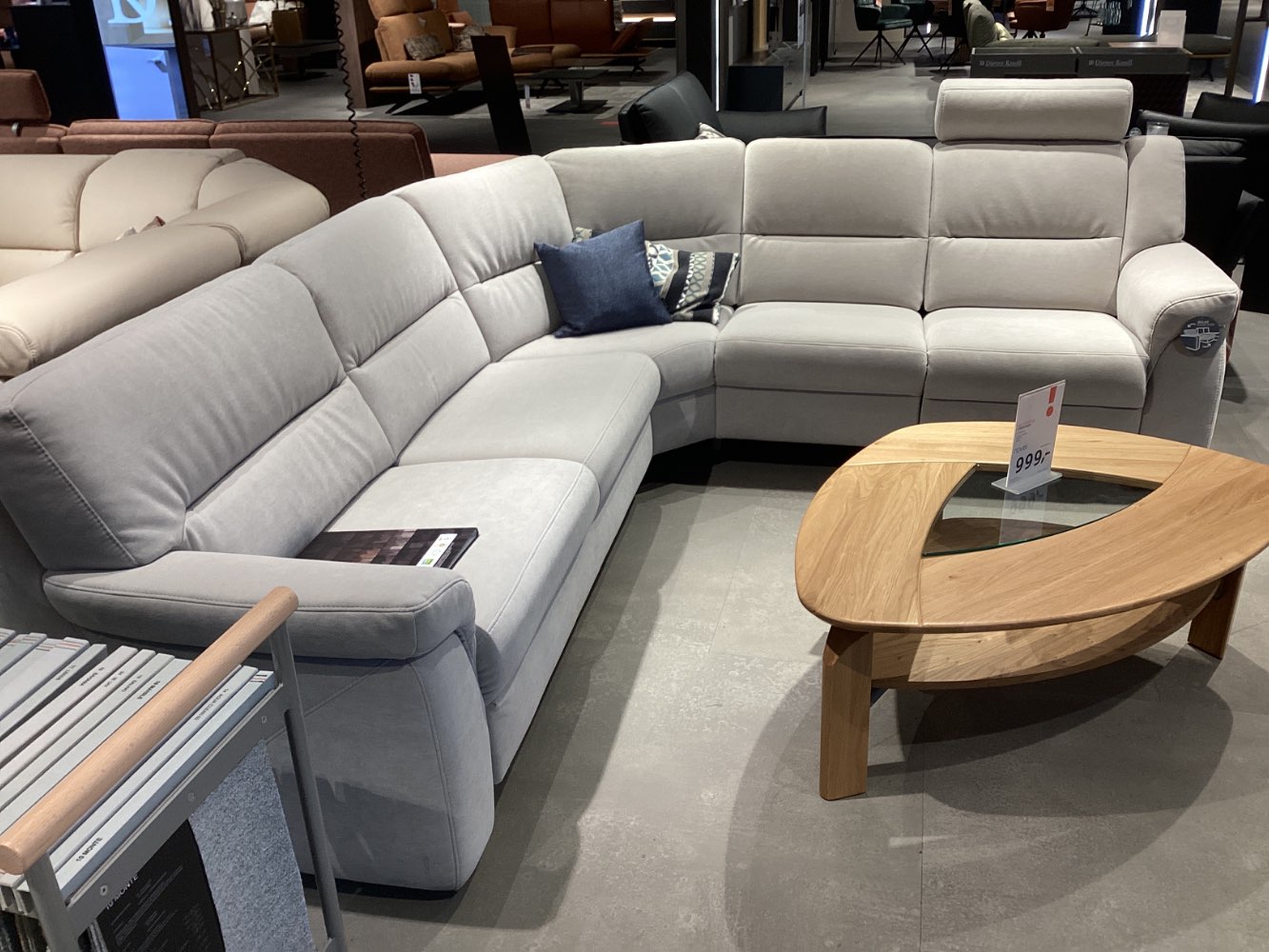 Möbel, Himolla, Ecksofa, Schenkel ca. 282x252cm, Flachgewebe